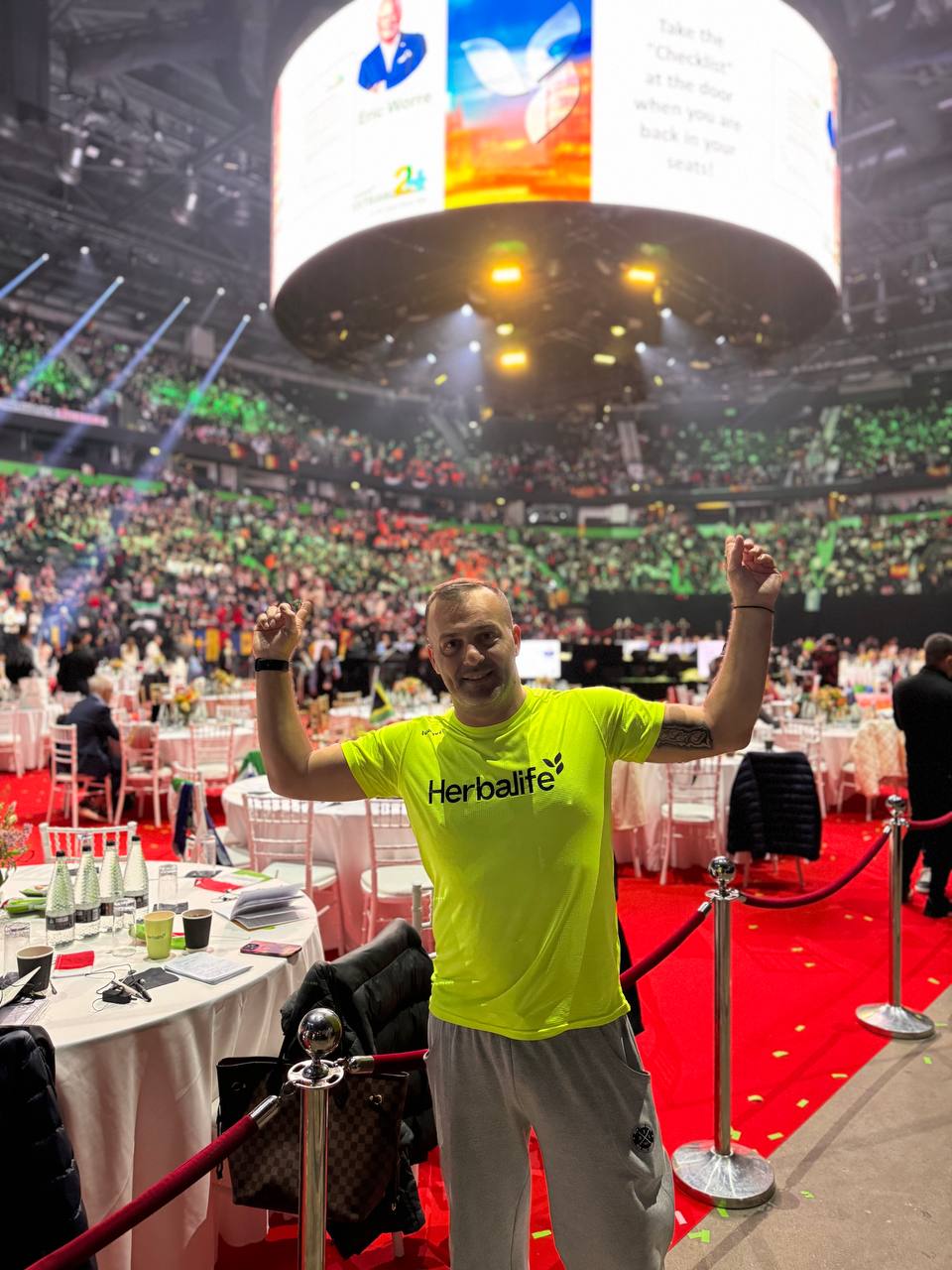 &Sigma;&upsilon;&nu;&epsilon;&rho;&gamma;ά&tau;&epsilon;&sigmaf; &tau;&eta;&sigmaf; Herbalife &sigma;&upsilon;&mu;&mu;&epsilon;&tau;έ&chi;&omicron;&upsilon;&nu; &sigma;&epsilon; &pi;&alpha;&nu;&epsilon;&upsilon;&rho;&omega;&pi;&alpha;ϊ&kappa;ό event &mu;&epsilon; &epsilon;&kappa;&alpha;&tau;&omicron;&nu;&tau;ά&delta;&epsilon;&sigmaf; &pi;&alpha;&rho;ό&nu;&tau;&epsilon;&sigmaf;.