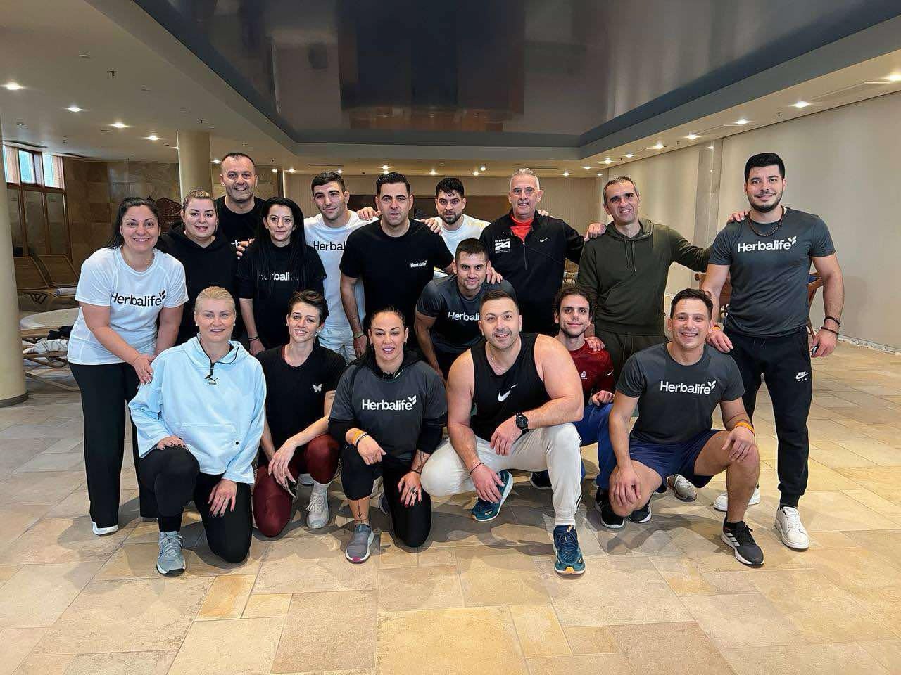 &Sigma;&upsilon;&nu;&epsilon;&rho;&gamma;ά&tau;&epsilon;&sigmaf; &tau;&eta;&sigmaf; Herbalife &sigma;&epsilon; &omicron;&mu;&alpha;&delta;&iota;&kappa;ή &sigma;&upsilon;&nu;&epsilon;&delta;&rho;ί&alpha; &epsilon;&nu;&delta;&upsilon;&nu;ά&mu;&omega;&sigma;&eta;&sigmaf; &kappa;&alpha;&iota; &sigma;&chi;&epsilon;&delta;&iota;&alpha;&sigma;&mu;&omicron;ύ &sigma;&tau;ό&chi;&omega;&nu;.